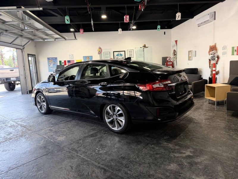 Honda Clarity Plug-In Hybrid Vehicle Full-screen Gallery Image 39