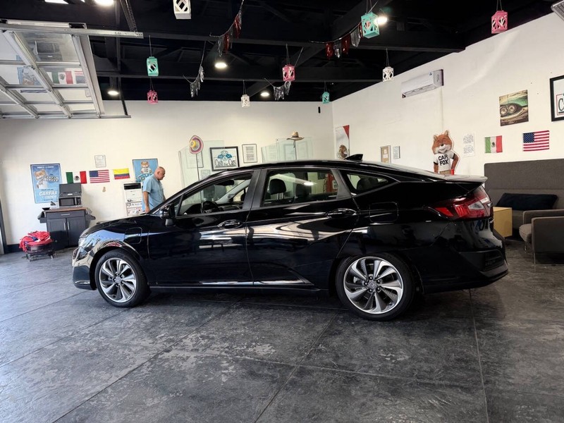 Honda Clarity Plug-In Hybrid Vehicle Full-screen Gallery Image 42