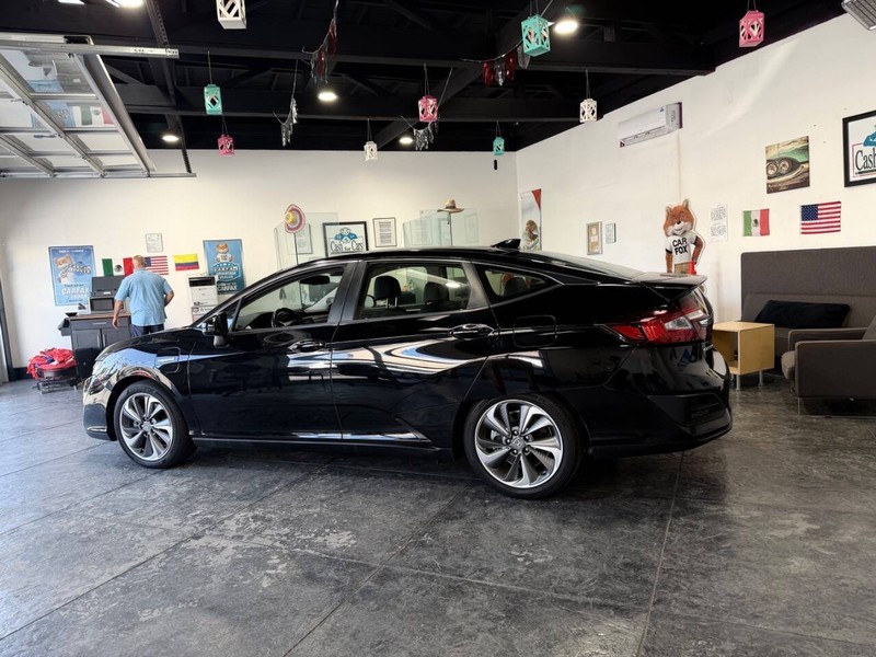 Honda Clarity Plug-In Hybrid Vehicle Full-screen Gallery Image 43