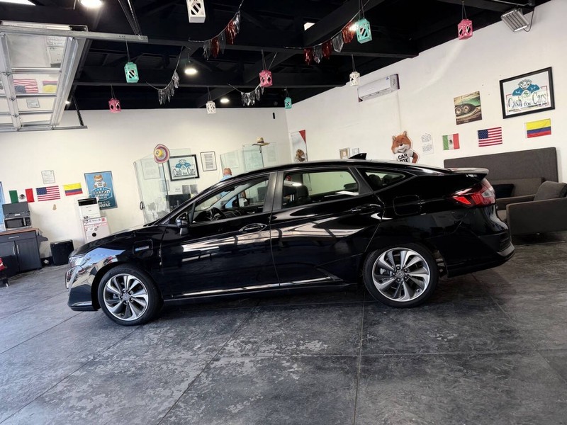 Honda Clarity Plug-In Hybrid Vehicle Full-screen Gallery Image 46