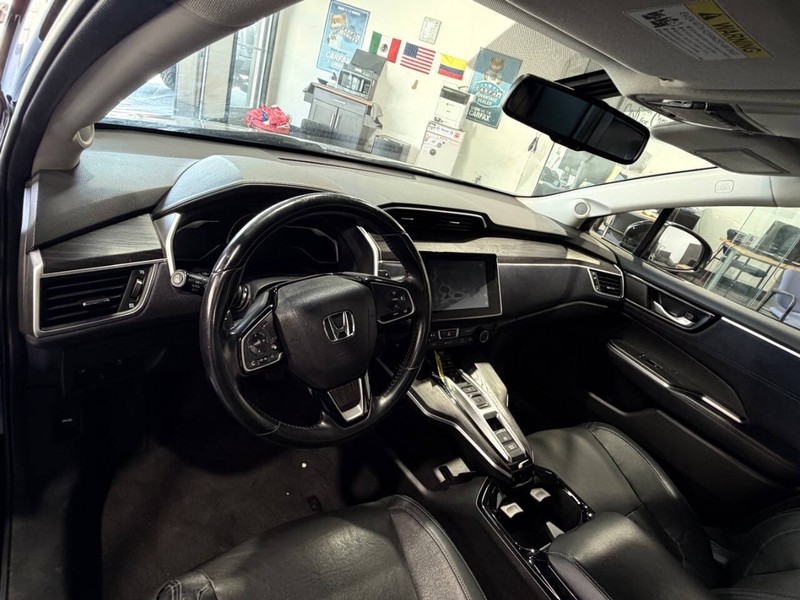 Honda Clarity Plug-In Hybrid Vehicle Full-screen Gallery Image 47