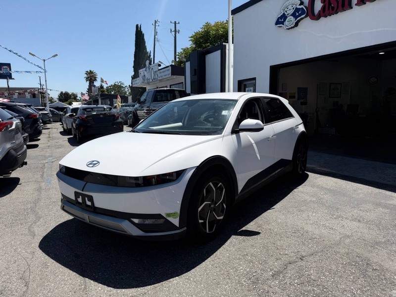 Hyundai Ioniq 5 Vehicle Full-screen Gallery Image 10