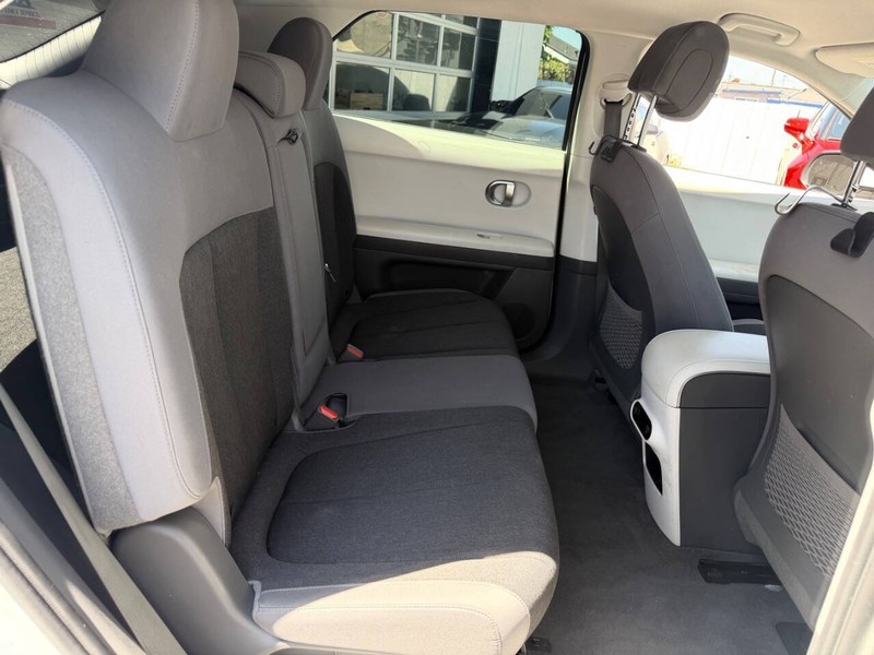 Hyundai Ioniq 5 Vehicle Full-screen Gallery Image 14