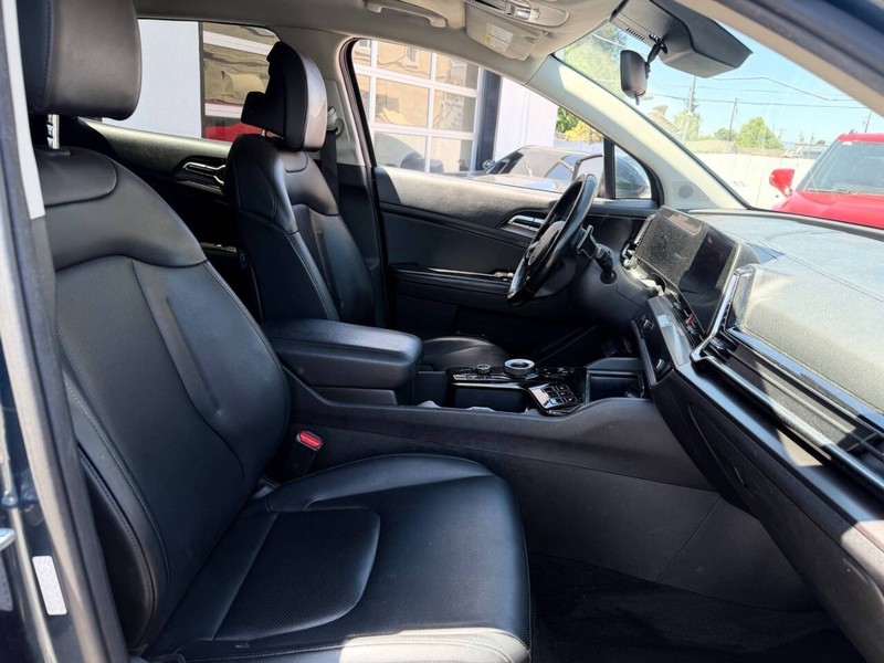 Kia Sportage Hybrid Vehicle Full-screen Gallery Image 14