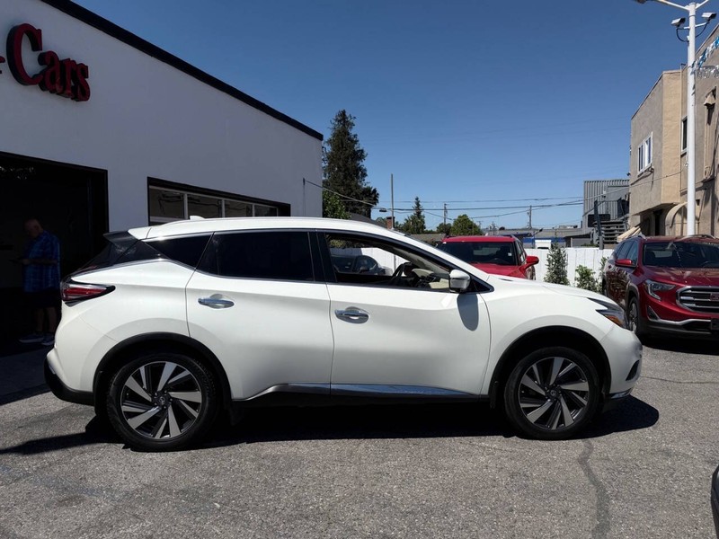 Nissan Murano Vehicle Full-screen Gallery Image 04