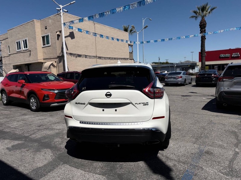 Nissan Murano Vehicle Full-screen Gallery Image 07