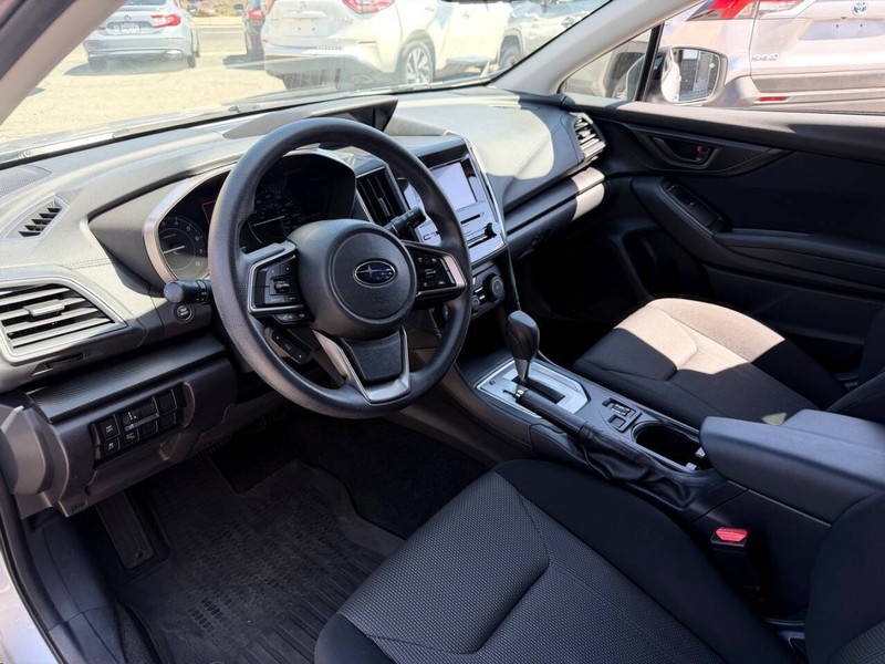 Subaru Impreza Vehicle Full-screen Gallery Image 10