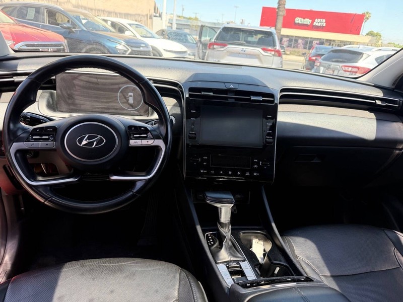 Hyundai Tucson Vehicle Full-screen Gallery Image 12