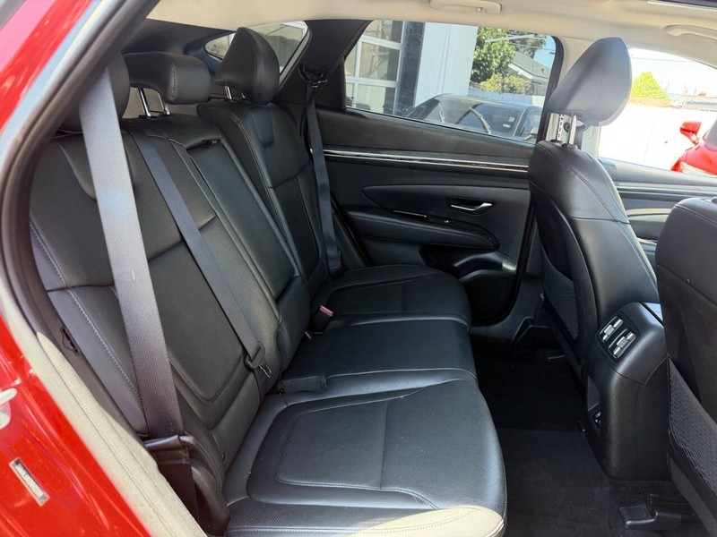Hyundai Tucson Vehicle Full-screen Gallery Image 14