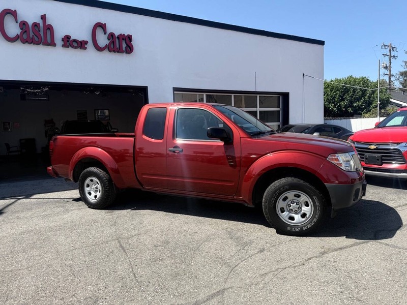 Nissan Frontier Vehicle Full-screen Gallery Image 05
