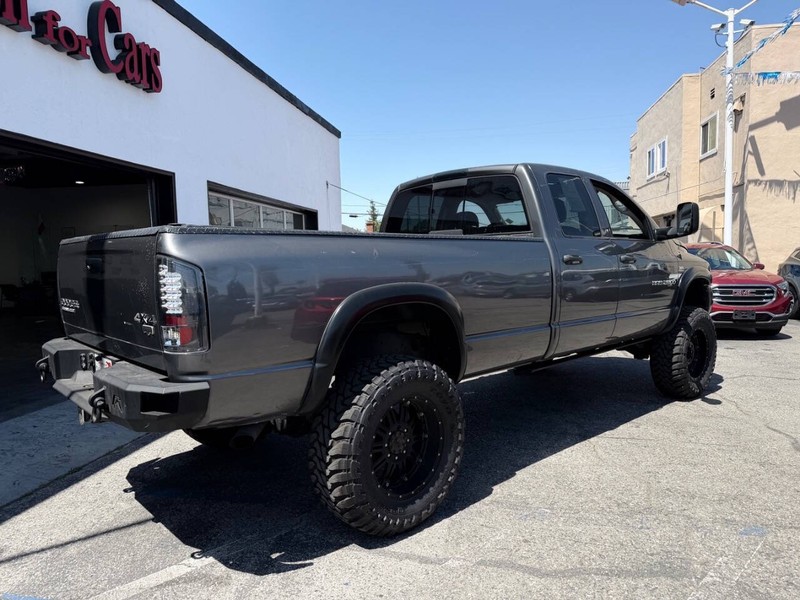 Dodge Ram 2500 Vehicle Full-screen Gallery Image 03