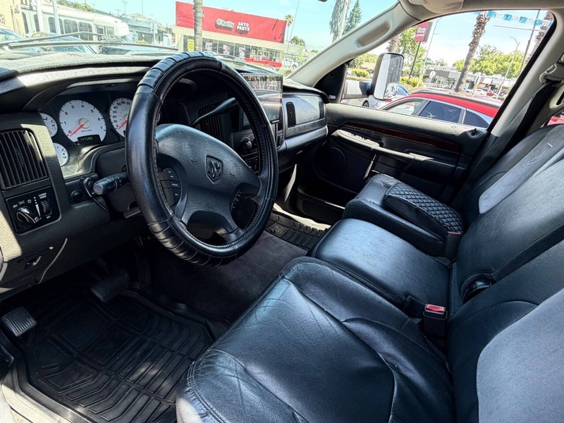 Dodge Ram 2500 Vehicle Full-screen Gallery Image 11