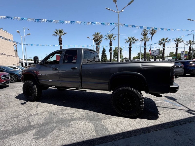 Dodge Ram 2500 Vehicle Full-screen Gallery Image 17