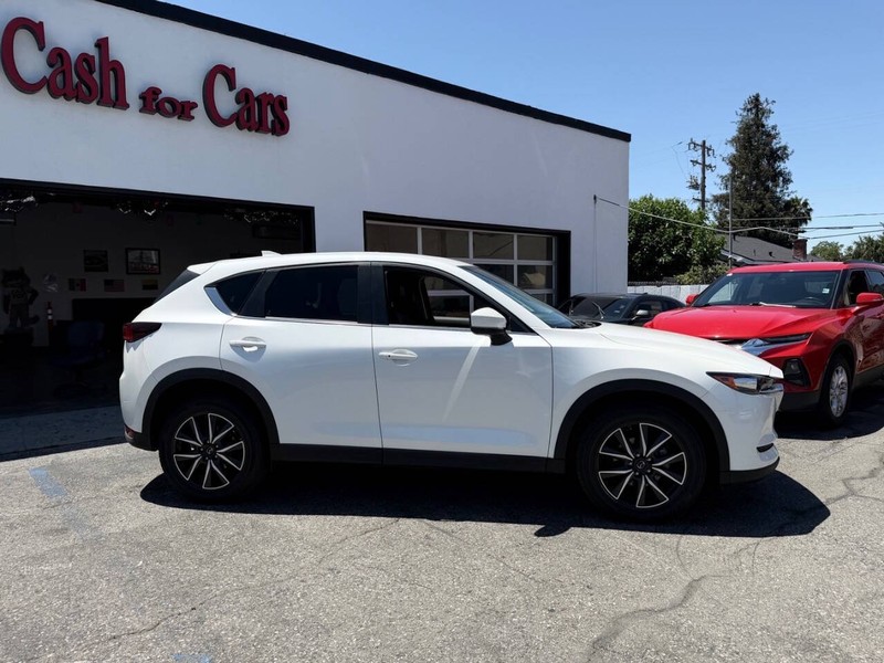 Mazda CX-5 Vehicle Full-screen Gallery Image 05