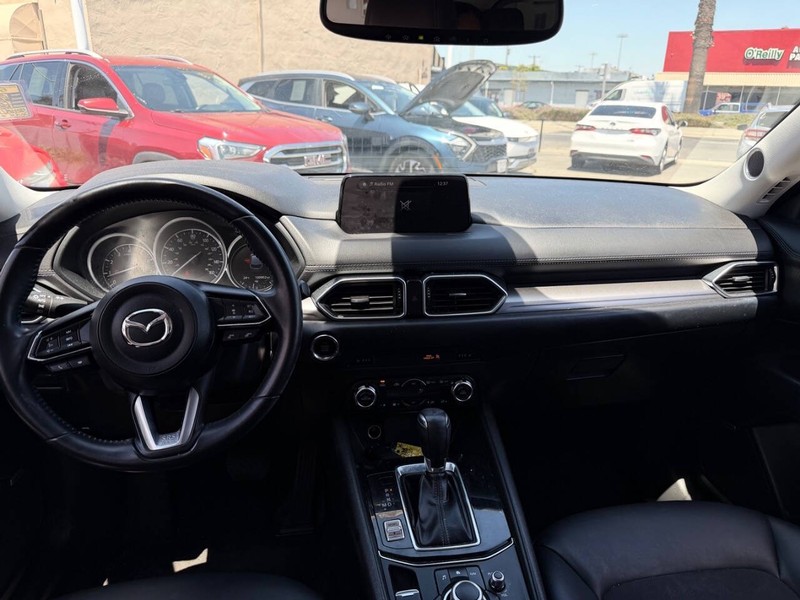 Mazda CX-5 Vehicle Full-screen Gallery Image 12