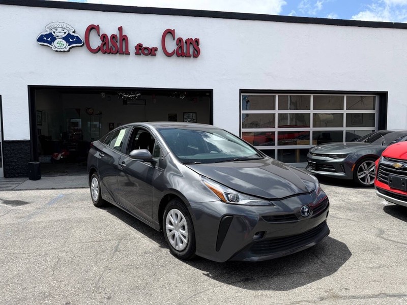 Toyota Prius Vehicle Full-screen Gallery Image 02