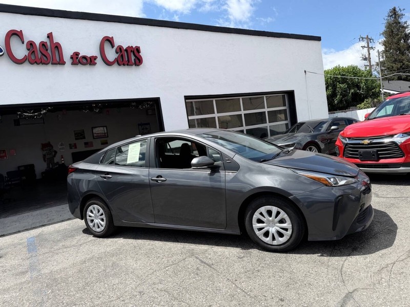 Toyota Prius Vehicle Full-screen Gallery Image 03