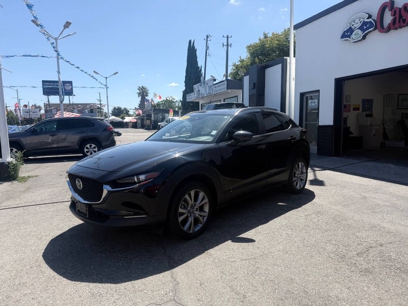 Mazda CX-30 Vehicle Full-screen Gallery Image 09