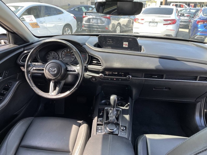 Mazda CX-30 Vehicle Full-screen Gallery Image 15