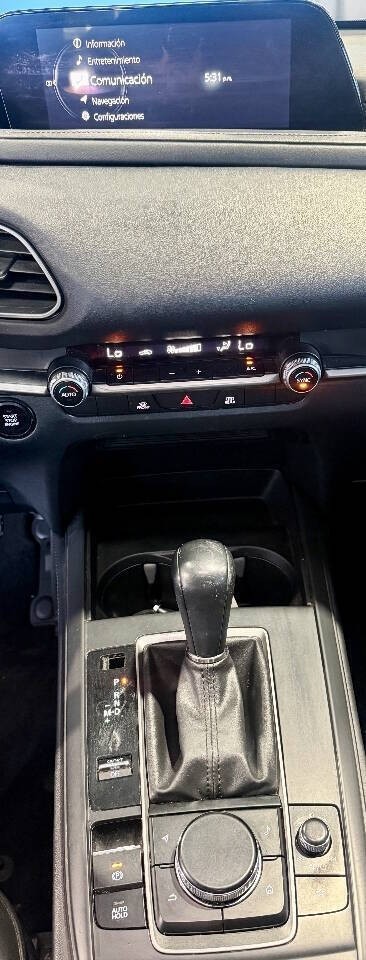 Mazda CX-30 Vehicle Full-screen Gallery Image 12