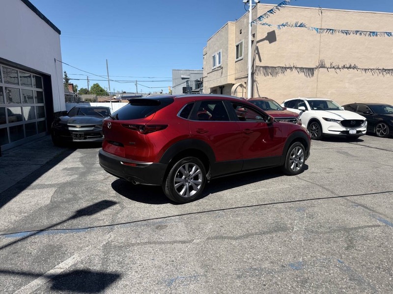 Mazda CX-30 Vehicle Full-screen Gallery Image 04