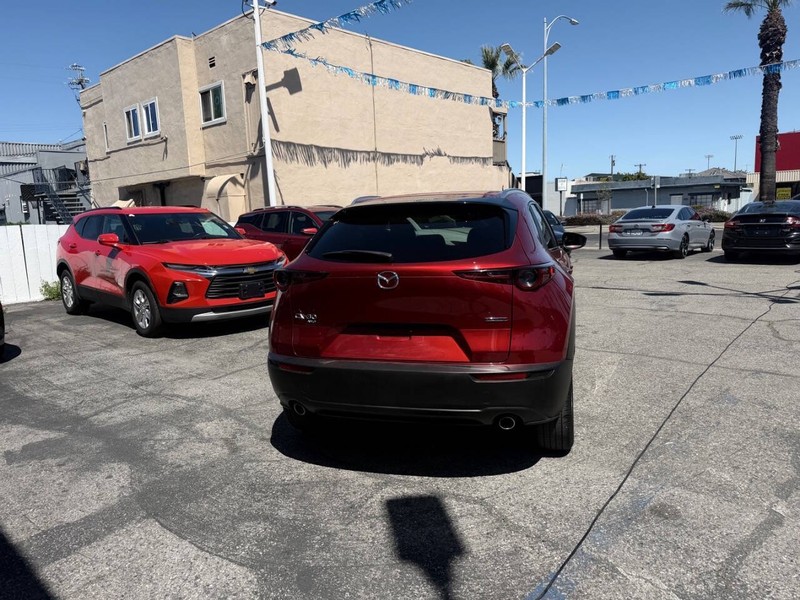 Mazda CX-30 Vehicle Full-screen Gallery Image 07
