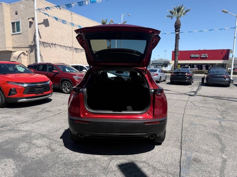 Mazda CX-30 Vehicle Full-screen Gallery Image 14