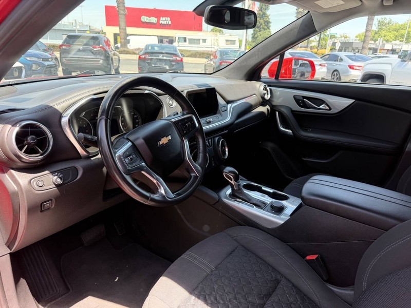 Chevrolet Blazer Vehicle Full-screen Gallery Image 09