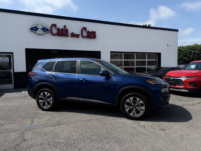 Nissan Rogue Vehicle Full-screen Gallery Image 02