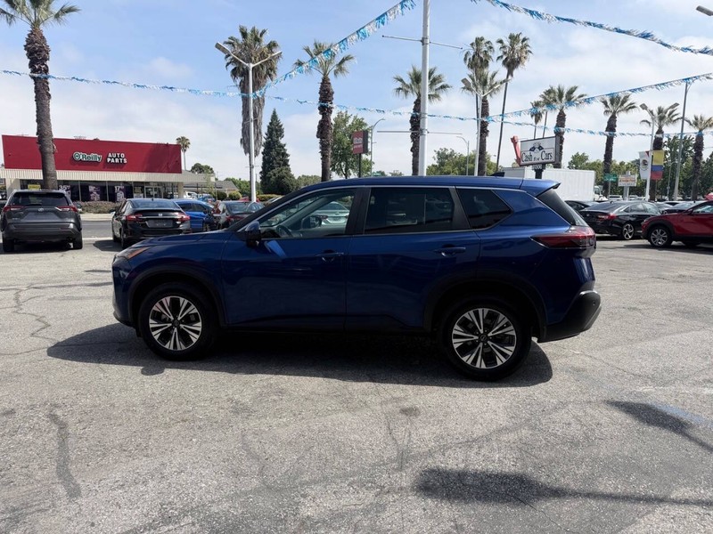 Nissan Rogue Vehicle Full-screen Gallery Image 10