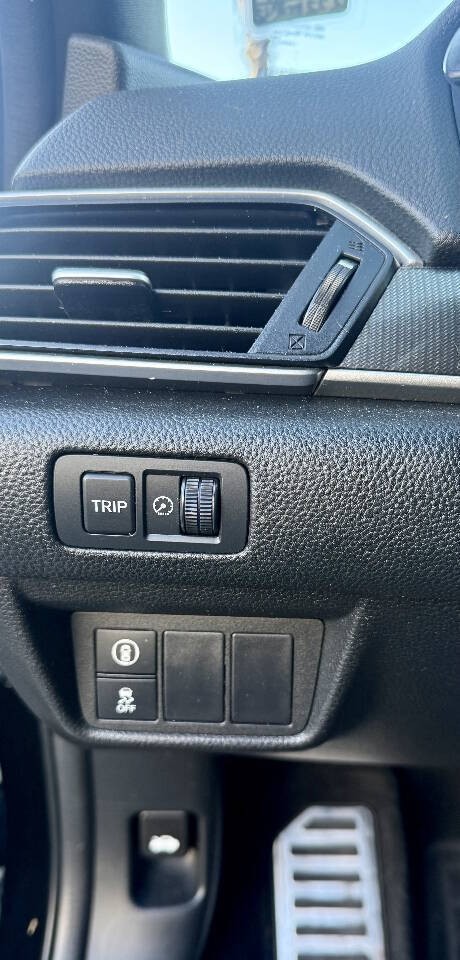 Honda Accord Sedan Vehicle Full-screen Gallery Image 09