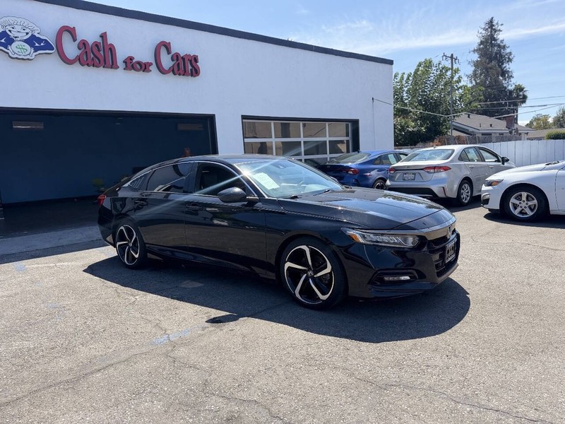 Honda Accord Sedan Vehicle Full-screen Gallery Image 14