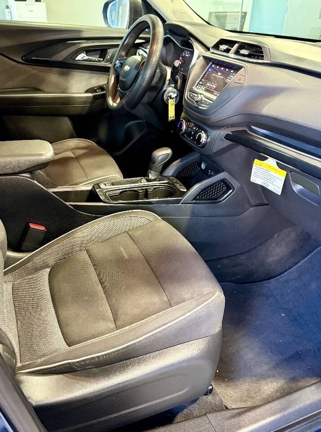 Chevrolet Trailblazer Vehicle Full-screen Gallery Image 09