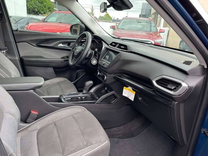 Chevrolet Trailblazer Vehicle Full-screen Gallery Image 14