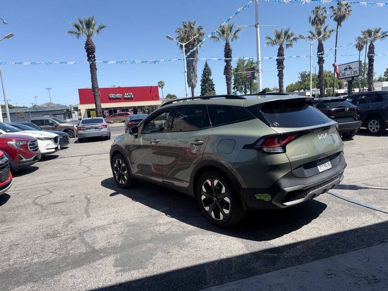 Kia Sportage Plug-In Hybrid Vehicle Full-screen Gallery Image 07