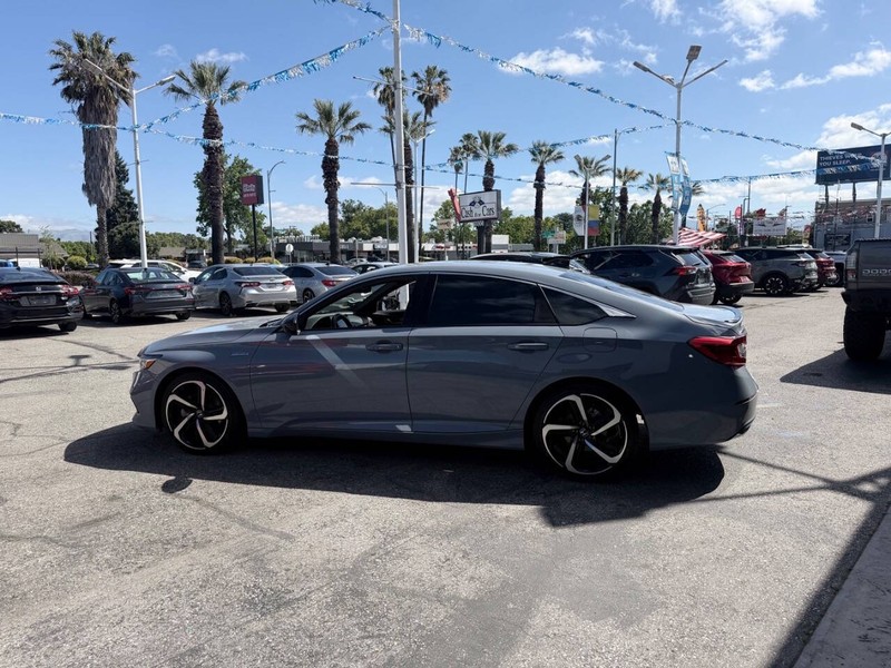 Honda Accord Hybrid Vehicle Full-screen Gallery Image 09