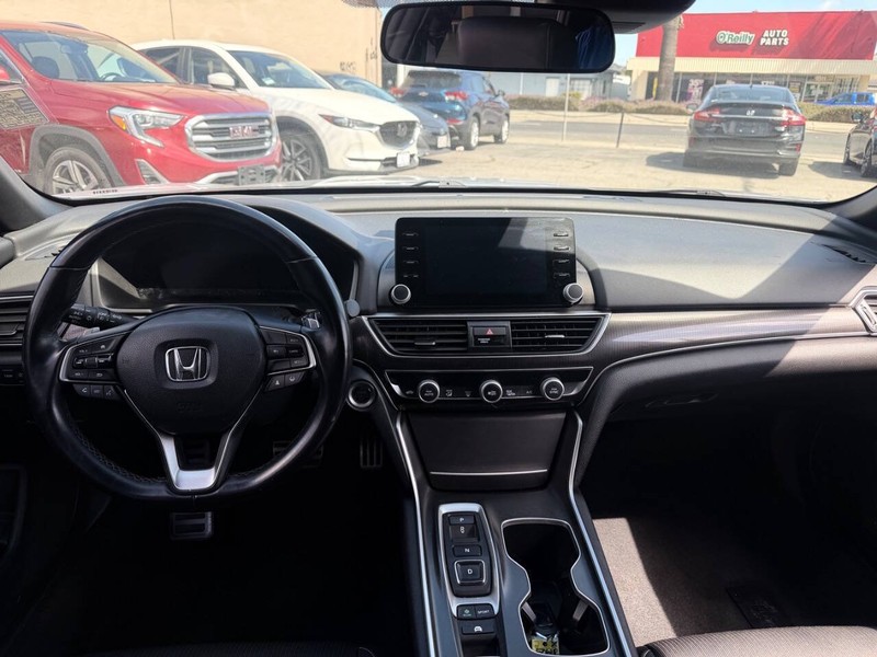 Honda Accord Hybrid Vehicle Full-screen Gallery Image 12