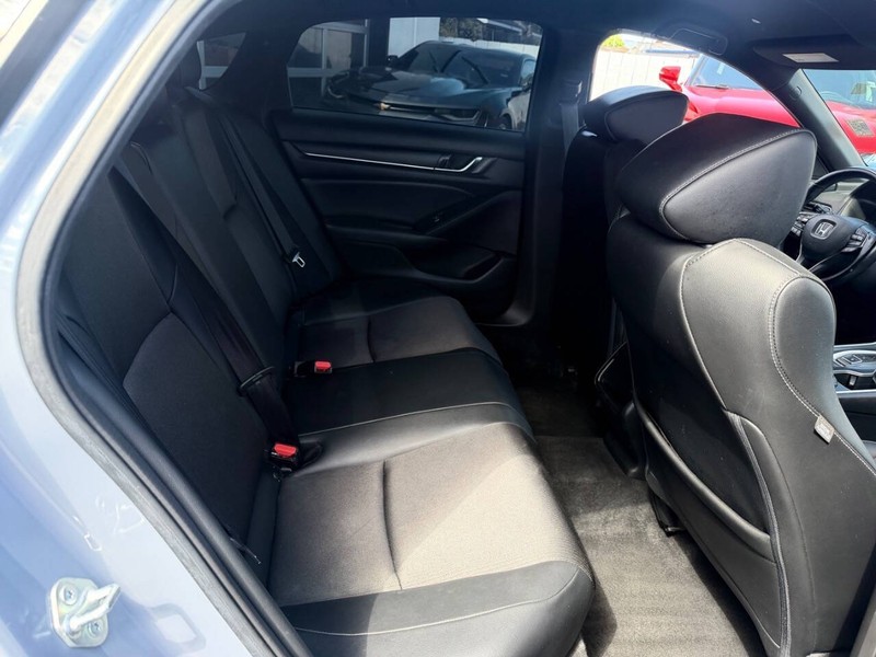 Honda Accord Hybrid Vehicle Full-screen Gallery Image 14