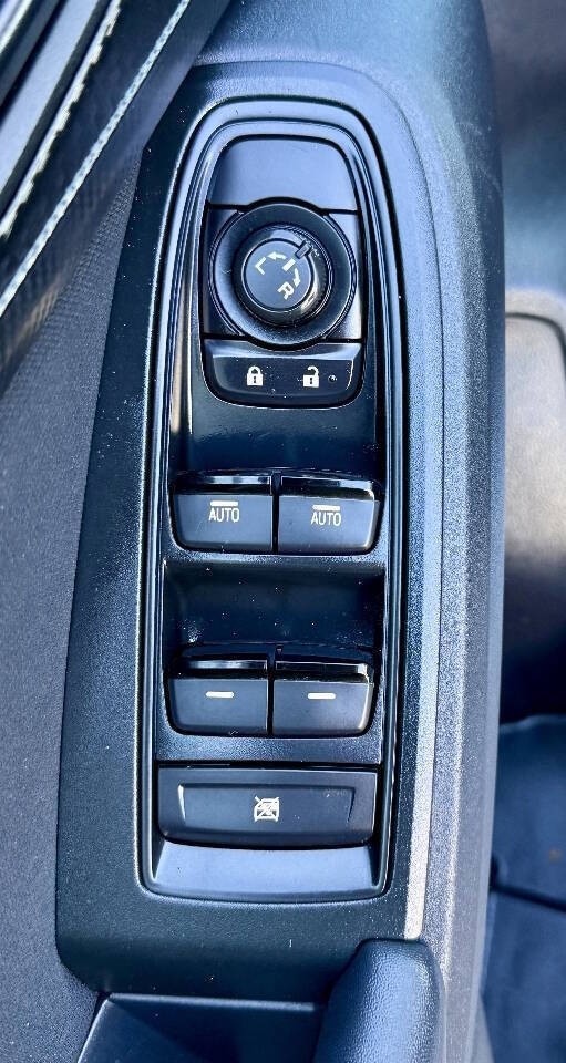 Subaru Impreza Vehicle Full-screen Gallery Image 13