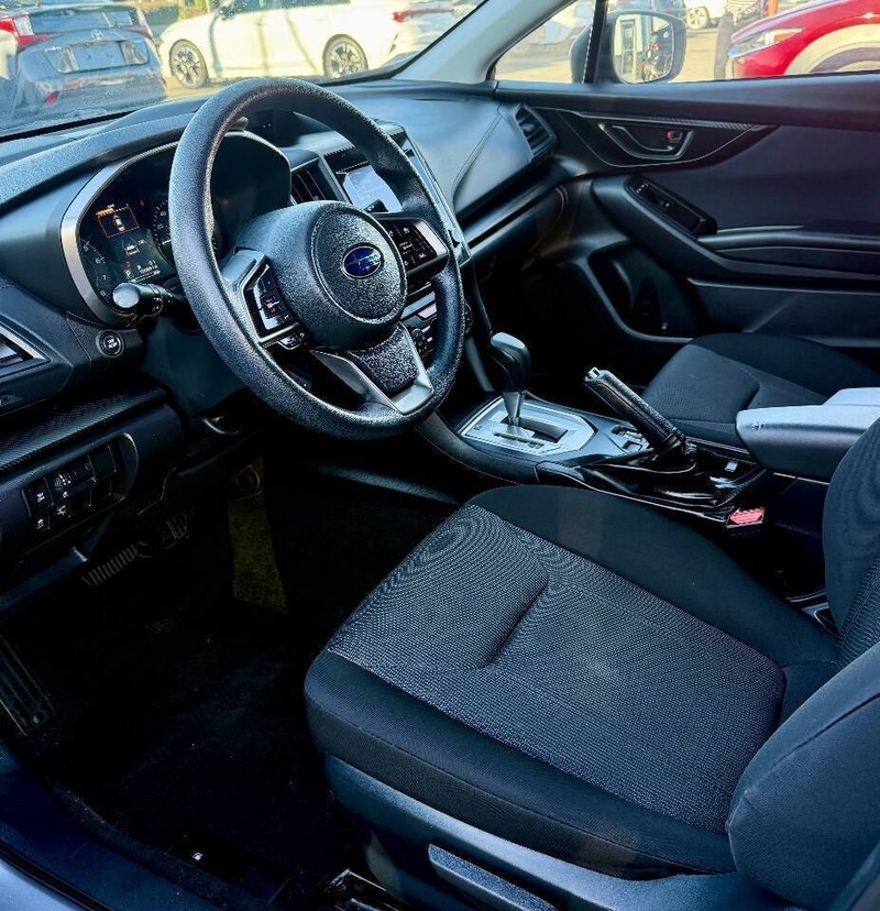 Subaru Impreza Vehicle Full-screen Gallery Image 15