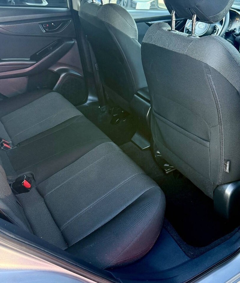 Subaru Impreza Vehicle Full-screen Gallery Image 17