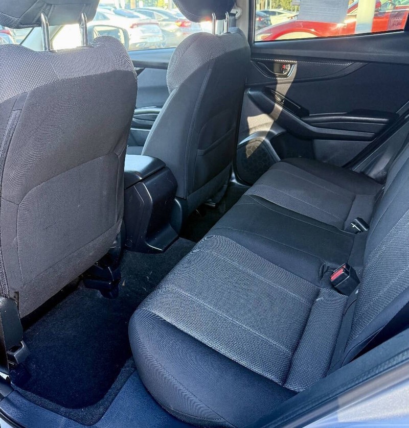Subaru Impreza Vehicle Full-screen Gallery Image 18