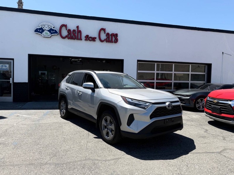 Toyota RAV4 Hybrid Vehicle Full-screen Gallery Image 02