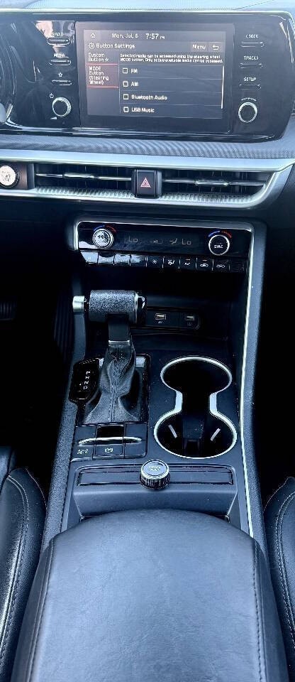 Kia K5 Vehicle Full-screen Gallery Image 11