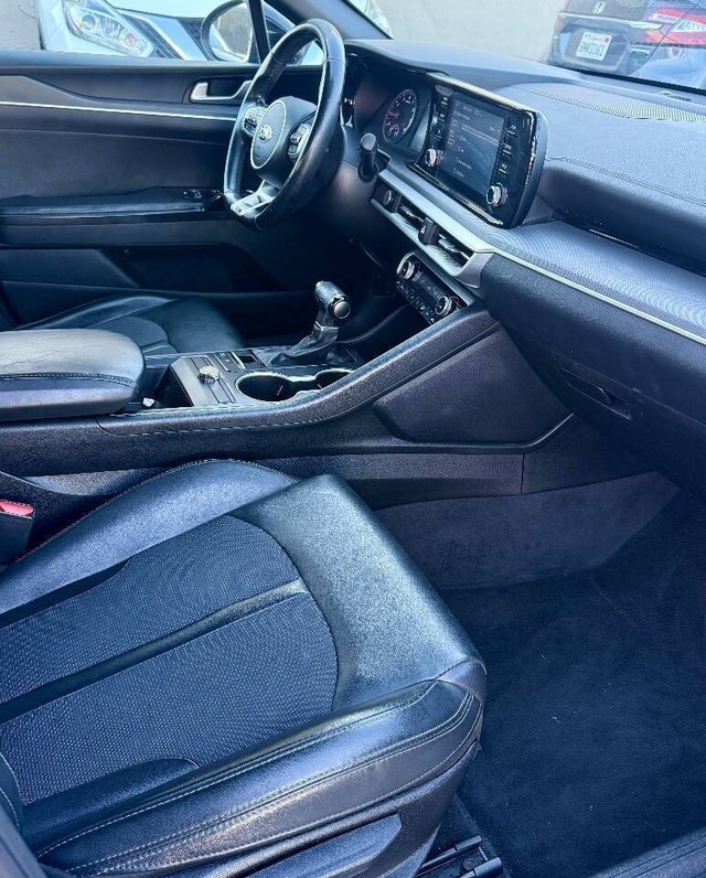 Kia K5 Vehicle Full-screen Gallery Image 16