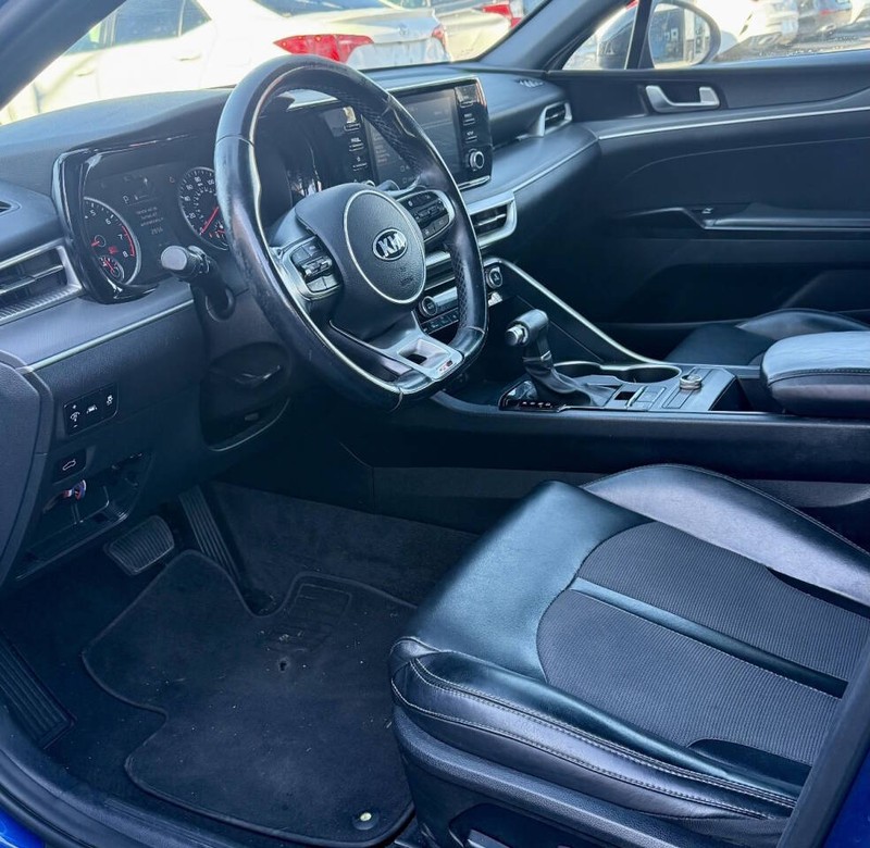Kia K5 Vehicle Full-screen Gallery Image 15