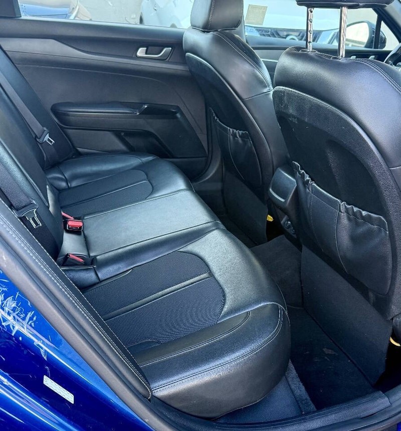 Kia K5 Vehicle Full-screen Gallery Image 18