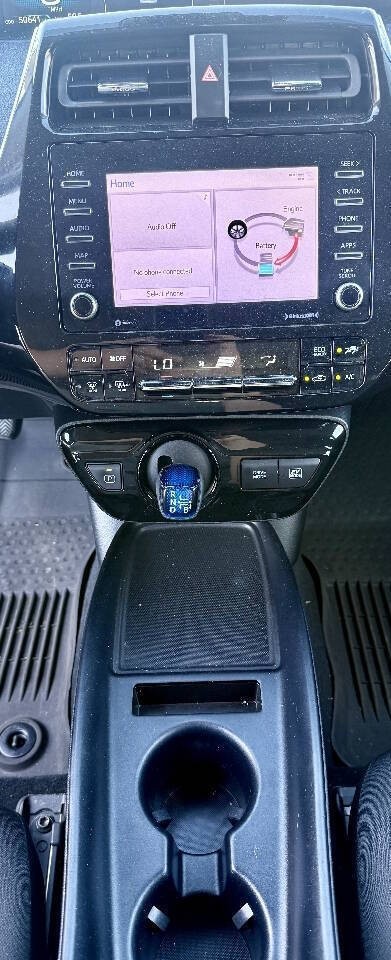 Toyota Prius Vehicle Full-screen Gallery Image 11