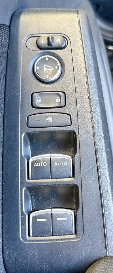 Honda Civic Hatchback Vehicle Full-screen Gallery Image 05