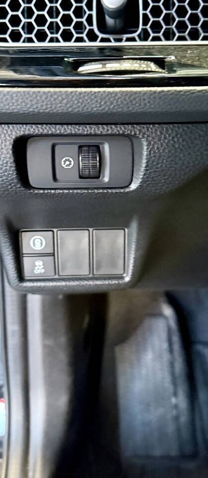 Honda Civic Hatchback Vehicle Full-screen Gallery Image 06